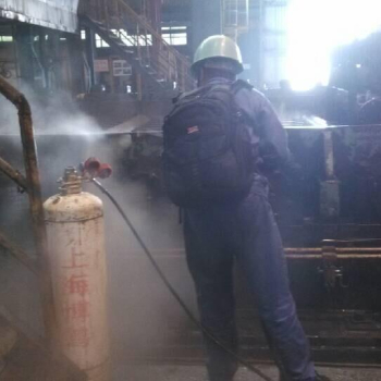 Steel plant oil cleaning